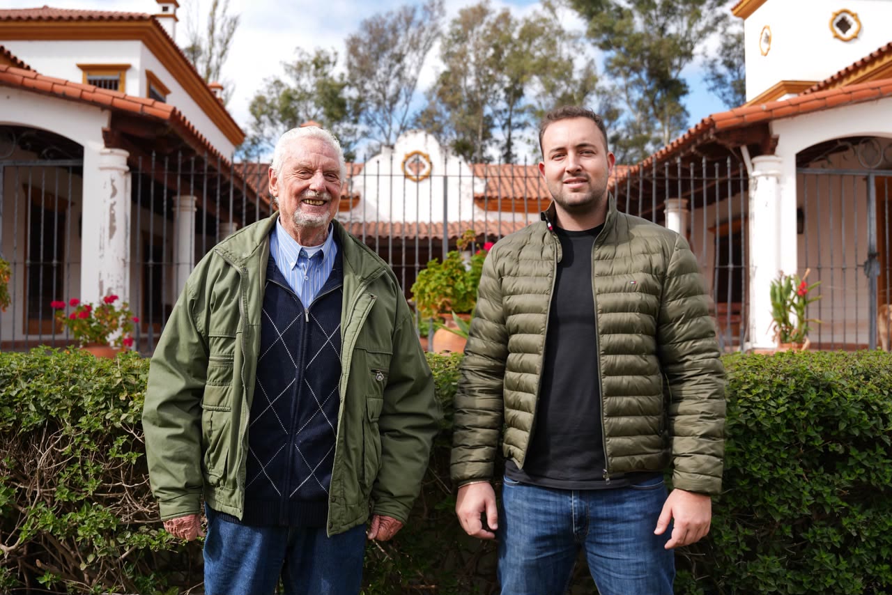 Luis Franco y su hijo hoy, en Cobos